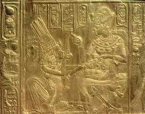 Detalhe do Santuário Dourado, Tutankhamuns Treasure (madeira coberta com uma camada de gesso e coverd com folha de ouro)